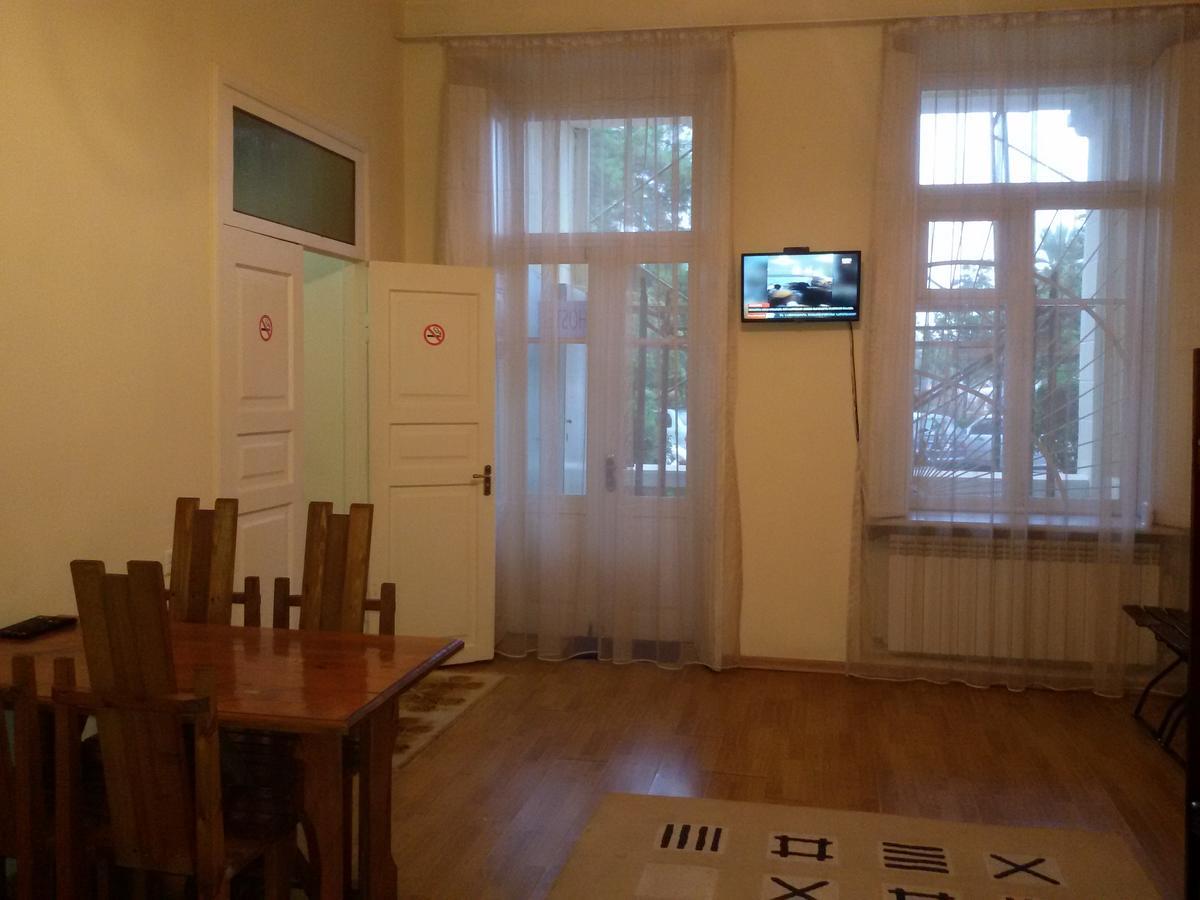 Mar Nero Hostel Batumi Luaran gambar